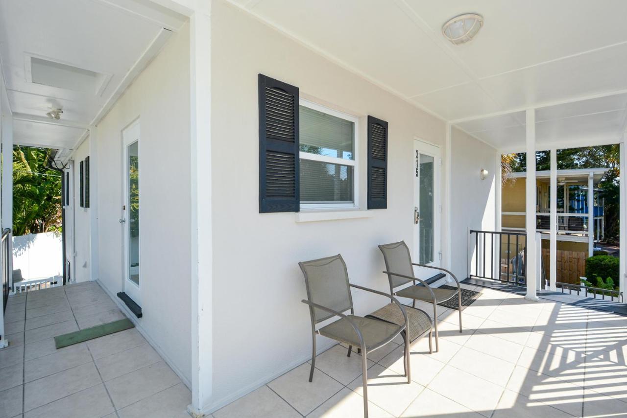 Canal 315 - Right In Siesta Key Village! Exterior photo