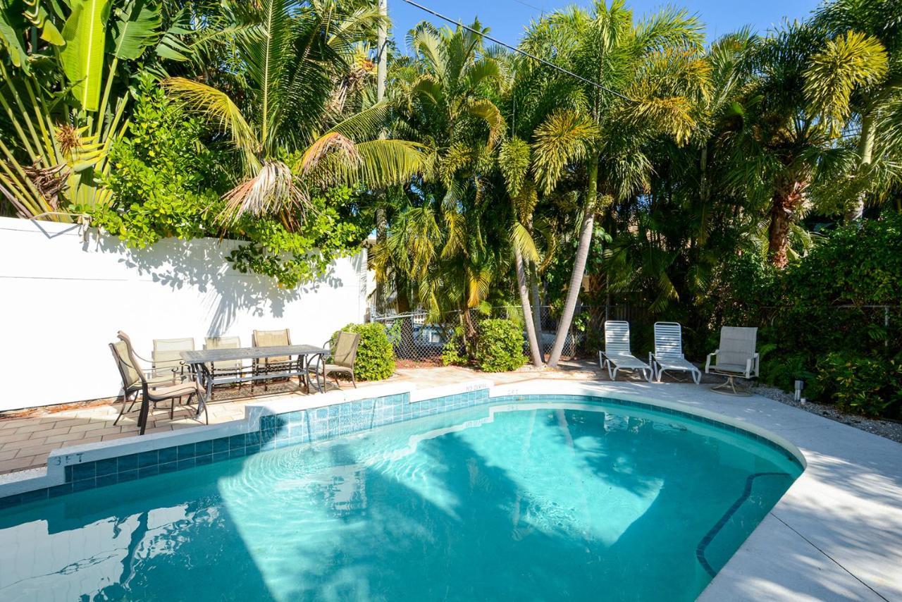 Canal 315 - Right In Siesta Key Village! Exterior photo