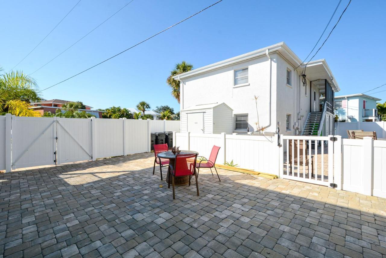 Canal 315 - Right In Siesta Key Village! Exterior photo